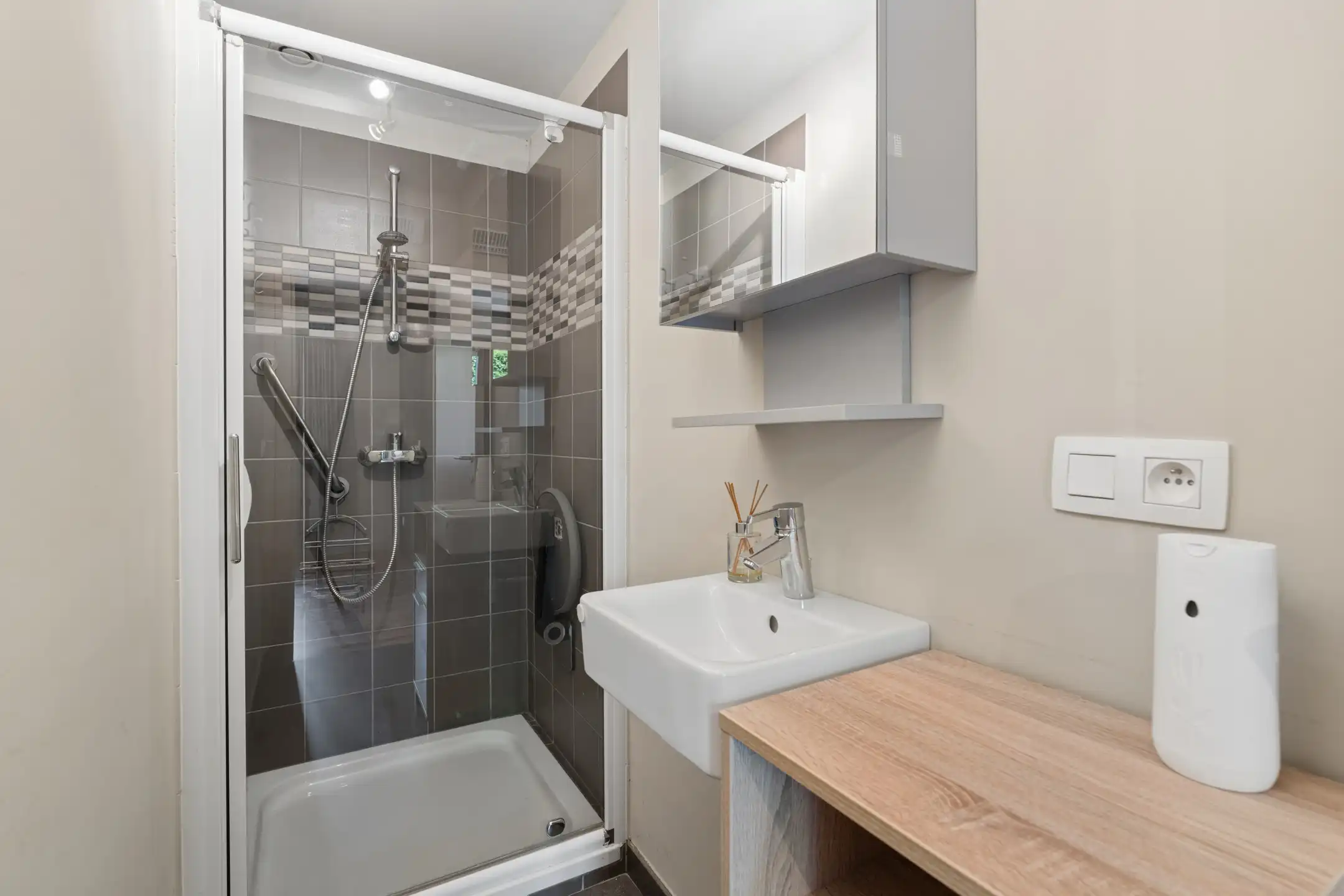 Rustig gelegen gelijkvloers appartement met 2 slaapkamers foto 9