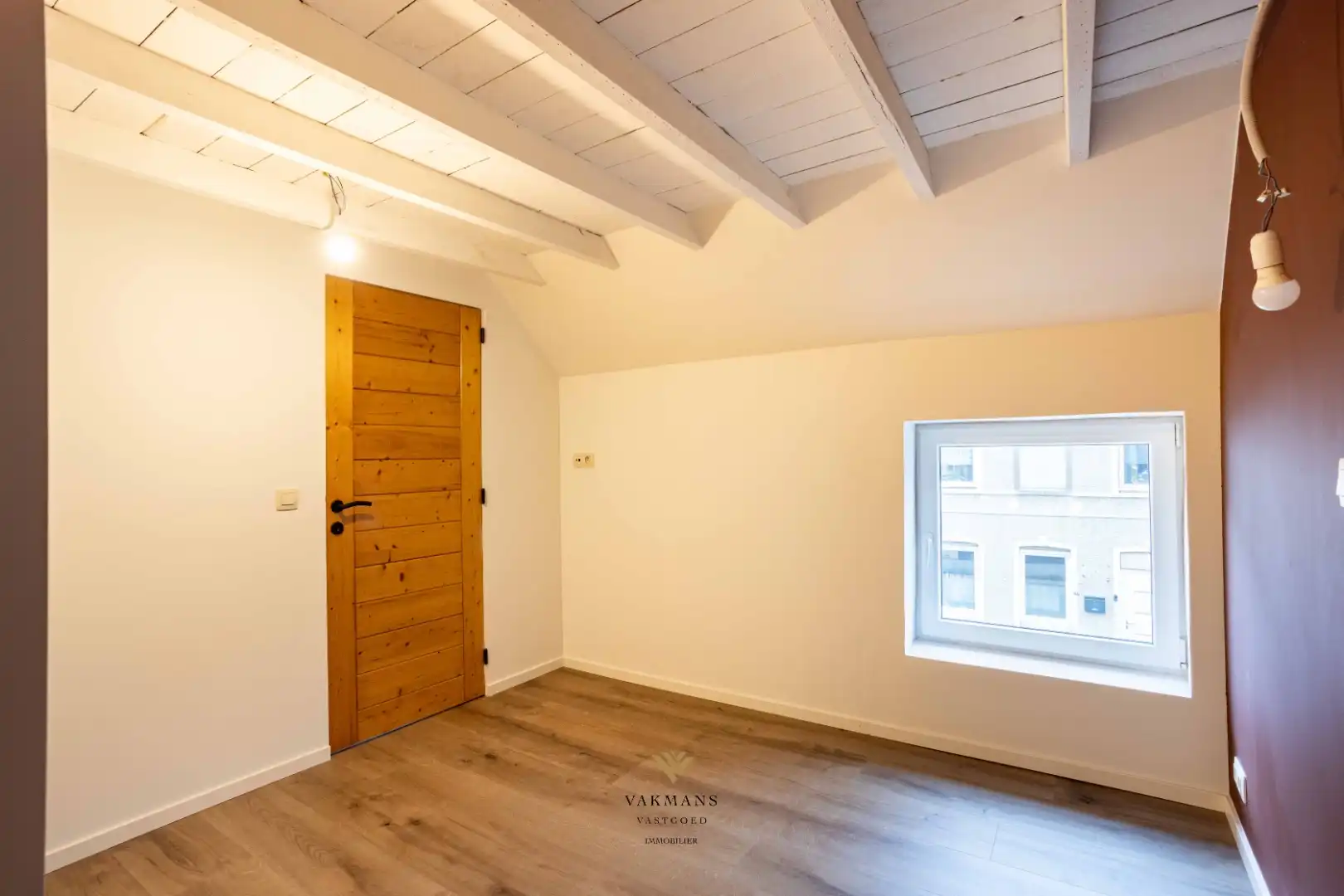 Prachtige gerenoveerde woning met 3 slaapkamers en tuin foto 21