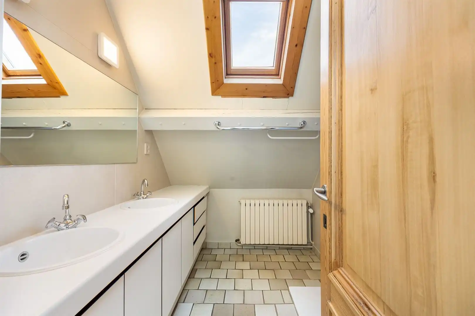 Karaktervolle landelijke woning met 4 slpk en ruime tuin foto 22