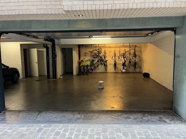 MAGAZIJN/RUIME GARAGE (+/- 70 m²) TE HUUR VLAKBIJ KOUTER GENT CENTRUM foto 4