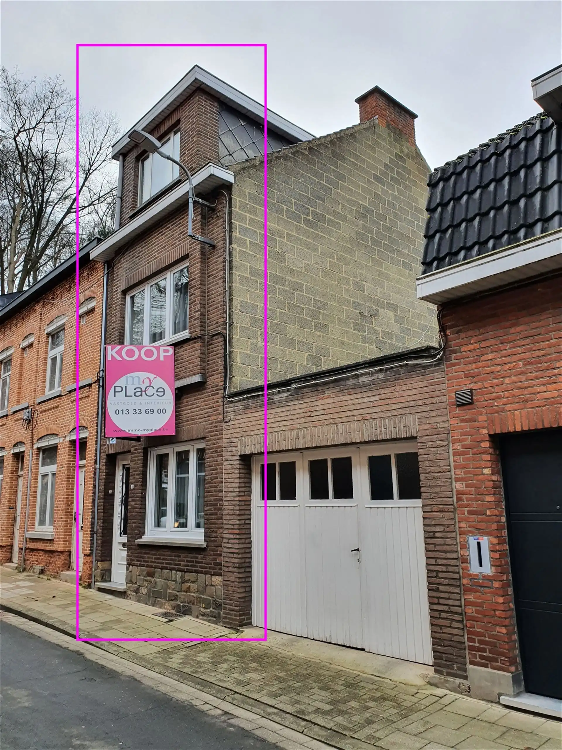 Hoofdfoto van de publicatie: Te renoveren stadswoning in Diest.