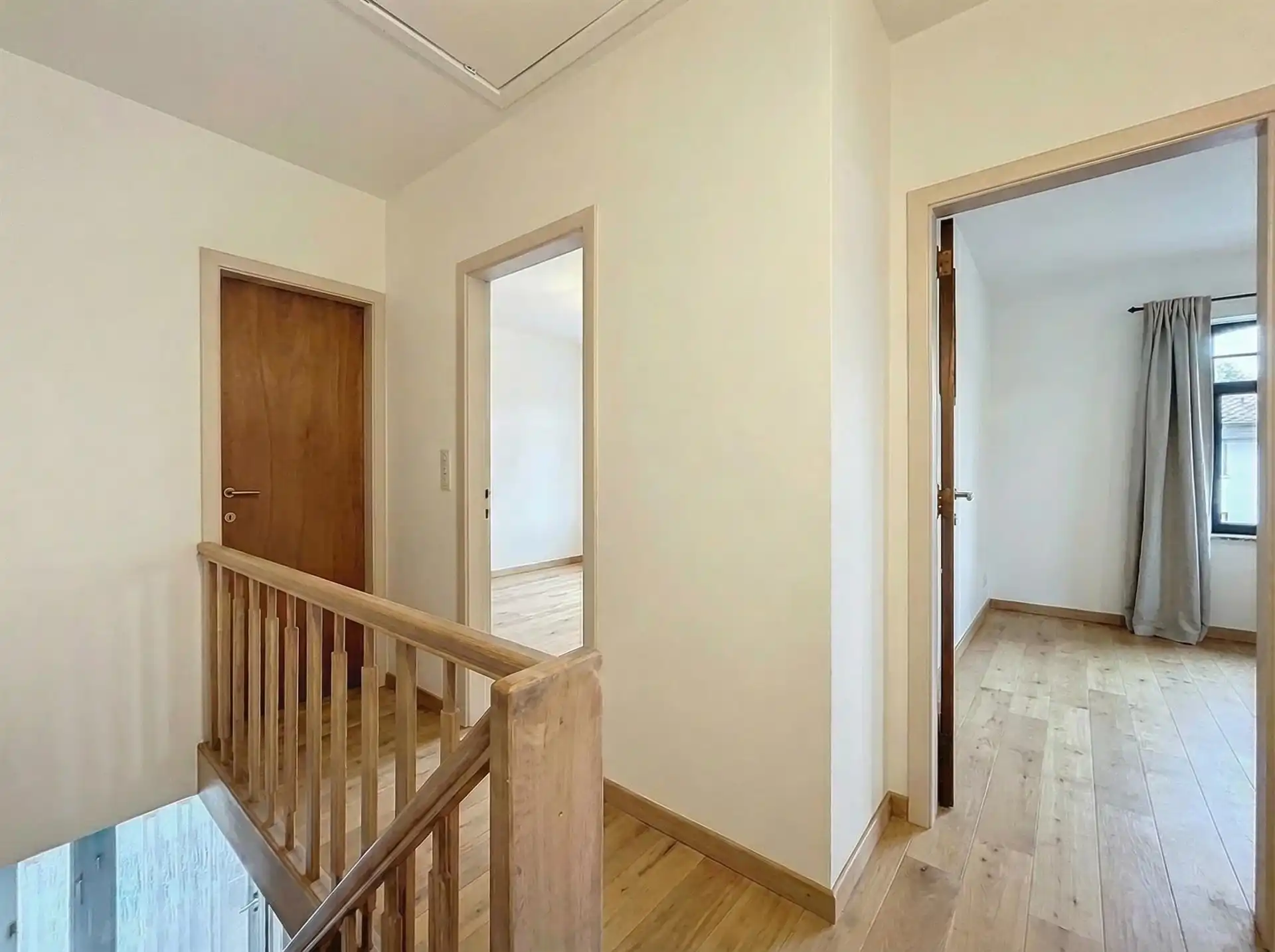 half open bebouwing met 3 slaapkamers, zwembad en garage op perceel van 312m²  foto 10