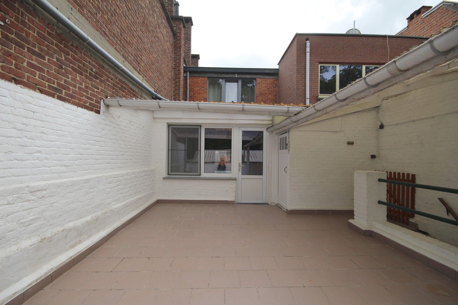 Duplex appartement met 2 slaapkamers en terras op toplocatie nabij centrum foto 14