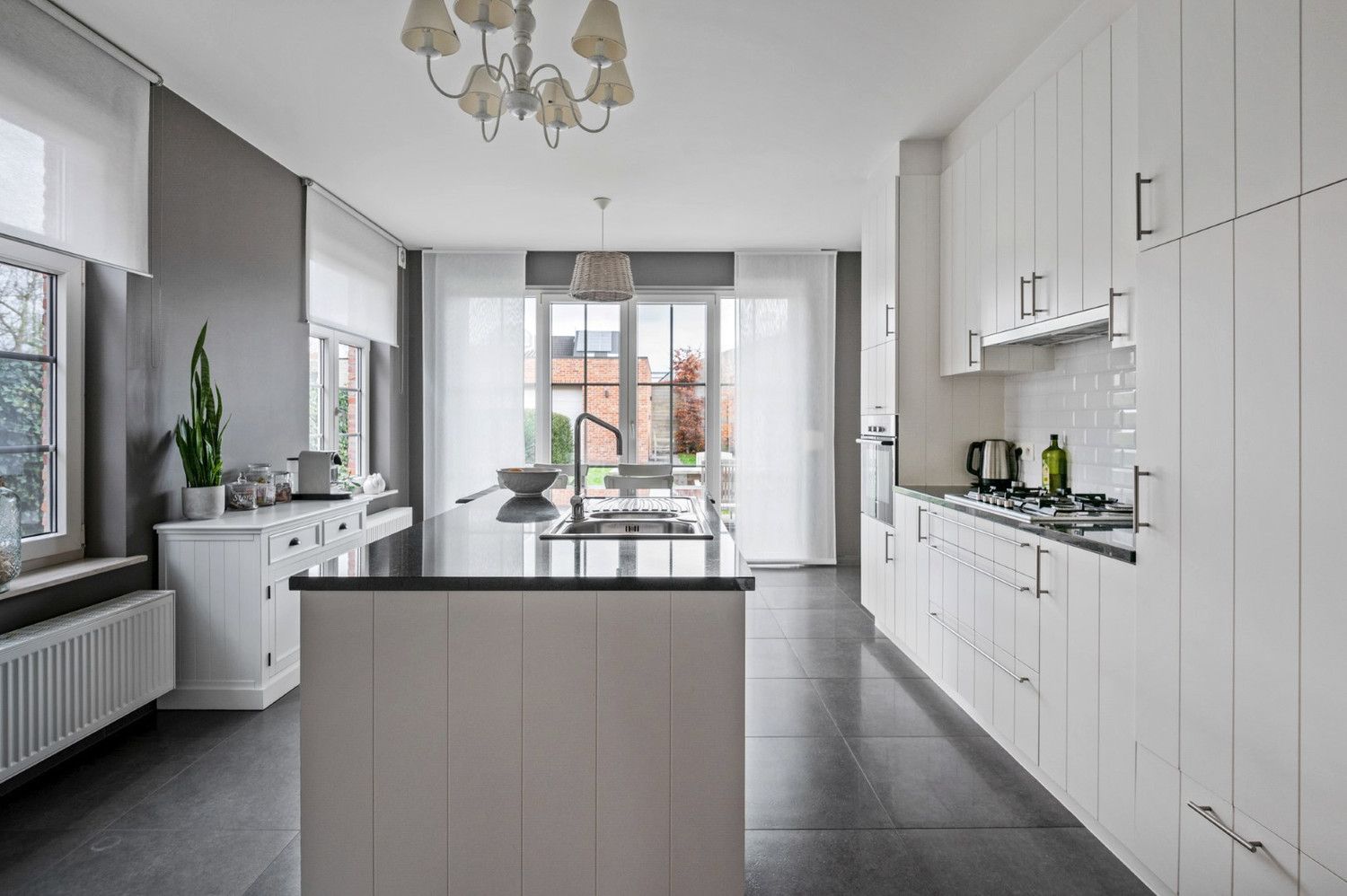 TOPLOCATIE! H.O.B. MET 4 SLK, GARAGE EN TUIN! foto 8