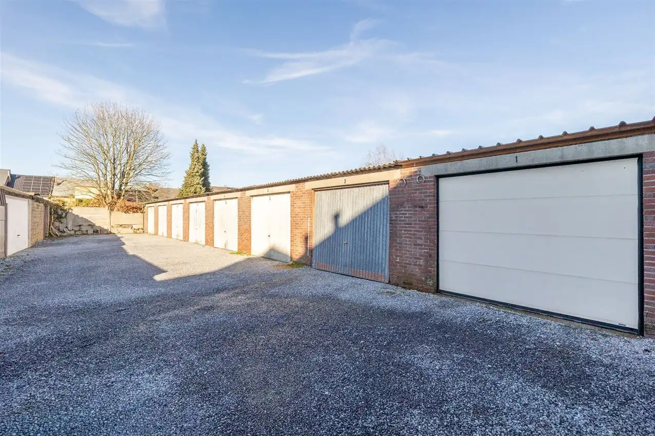 Gelijkvloers appartement met 2 slk en garage foto 3