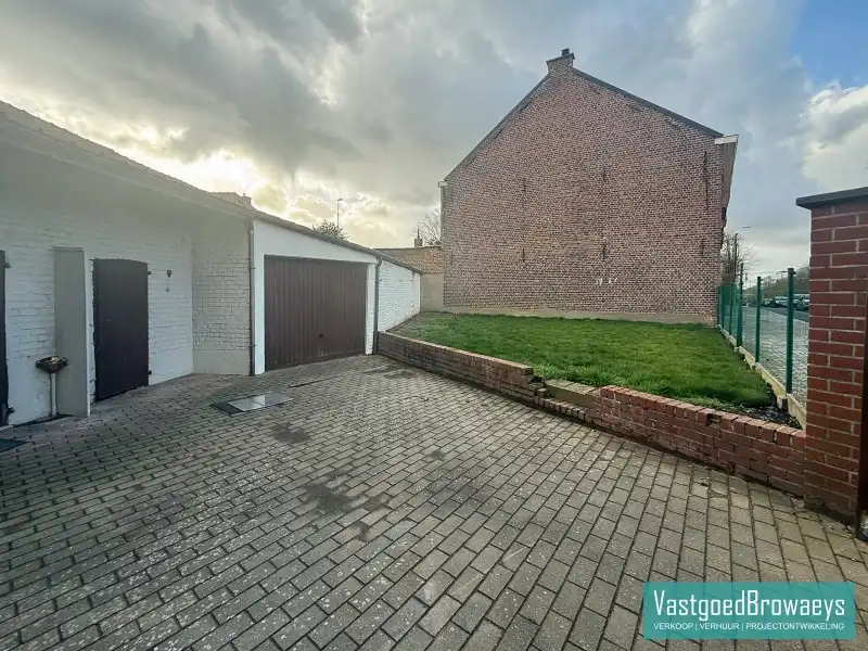 Centraal gelegen basiswoning met tuin en parkeergelegenheid foto 4