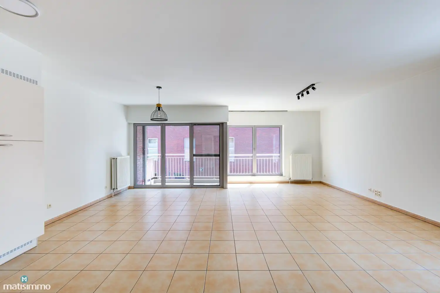 INSTAPKLAAR APPARTEMENT MET 2 SLAAPKAMERS EN PARKEERPLAATS AAN DE RAND VAN CENTRUM TONGEREN foto 3