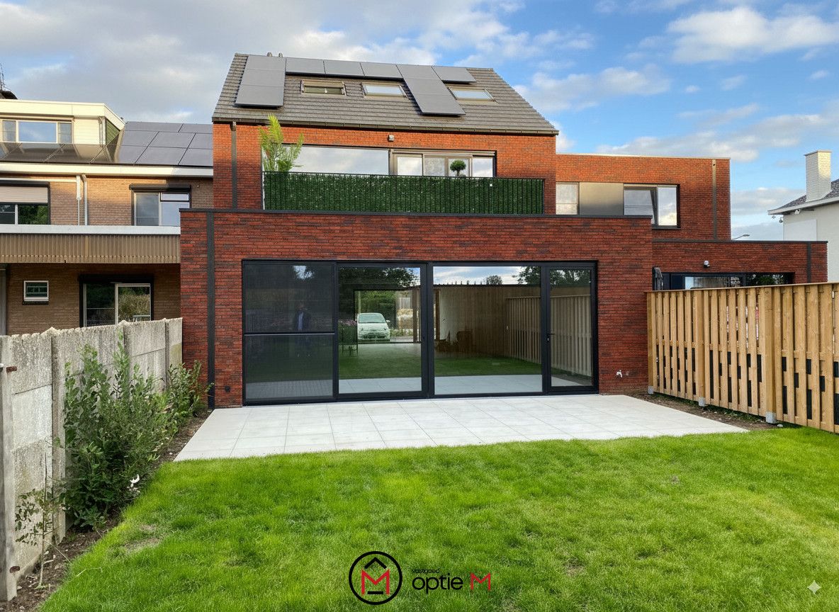 HANDELSPAND OP ZICHTLOCATIE IN BILZEN foto {{pictureIndex}}