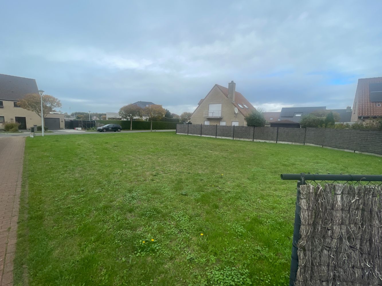 Ruime bouwgrond in rustige verkaveling in Bredene foto 5