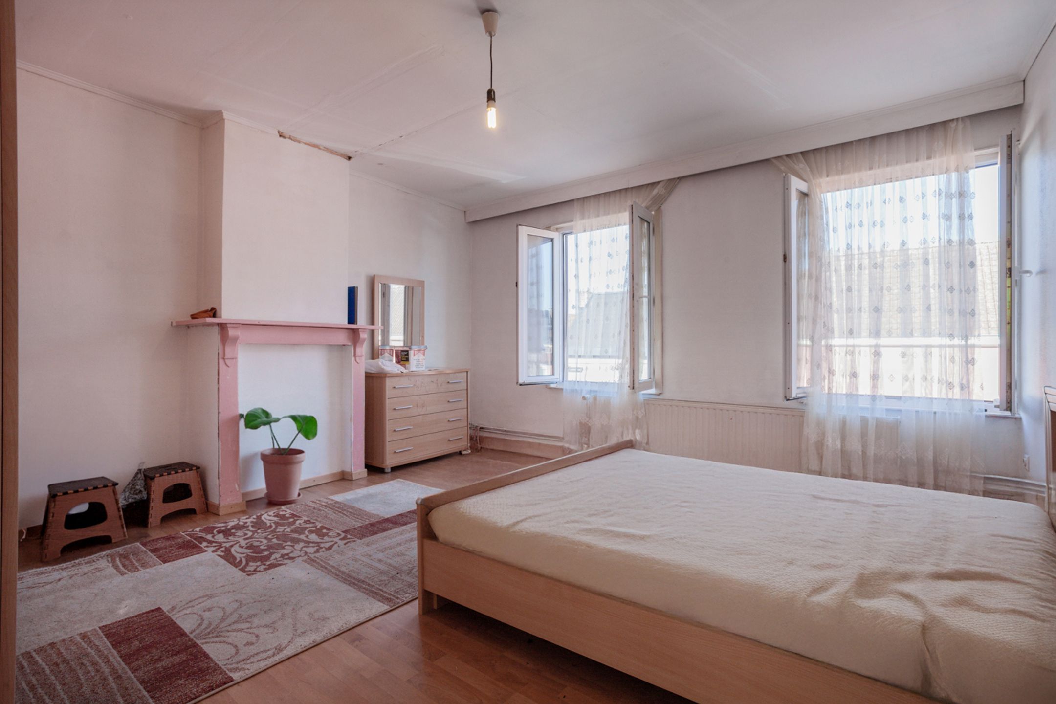 Ruime woning met 4 slaapkamers op bruisende locatie foto 15