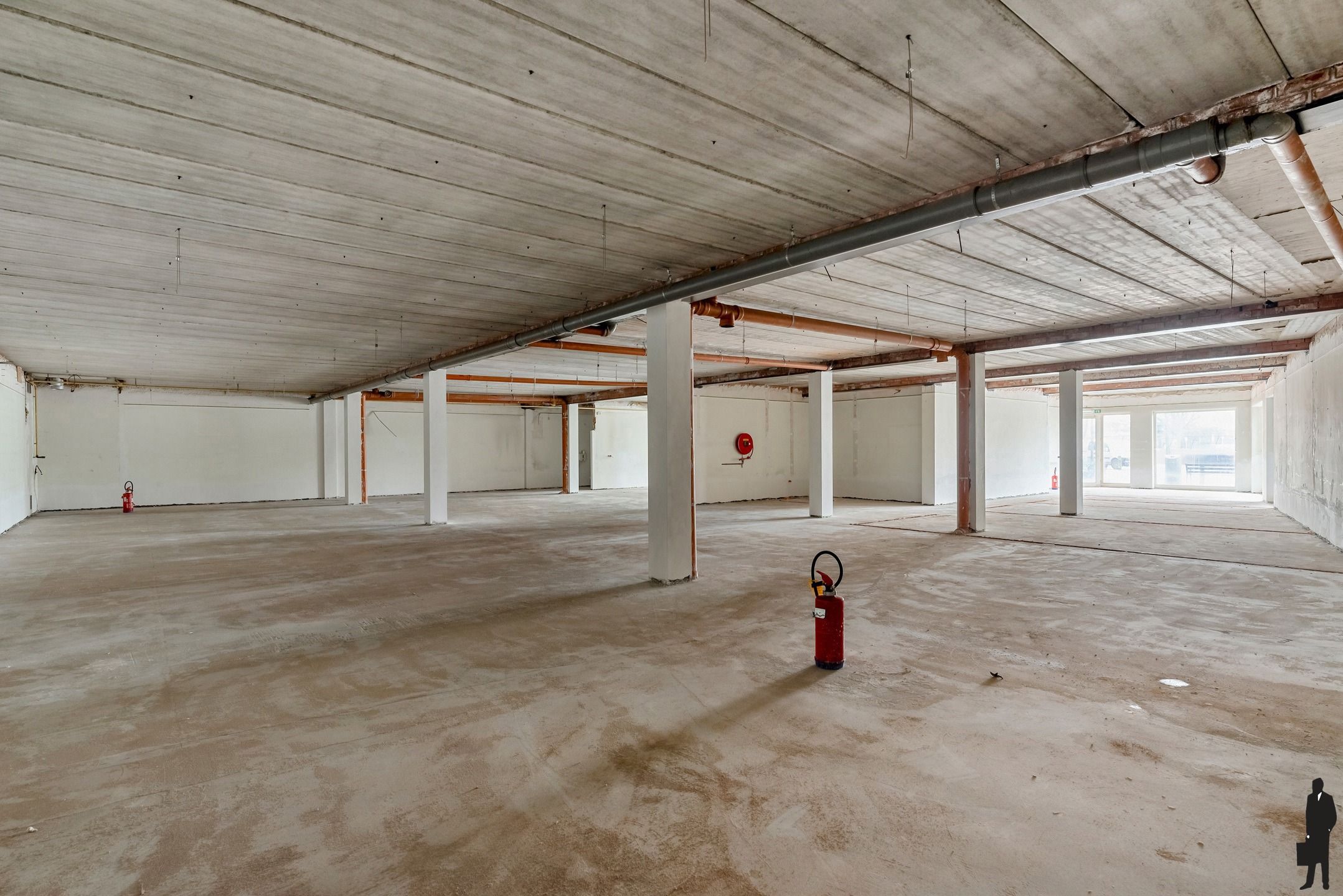 Casco handelsruimte van ca. 500m² gelegen aan de jachthaven  foto 3