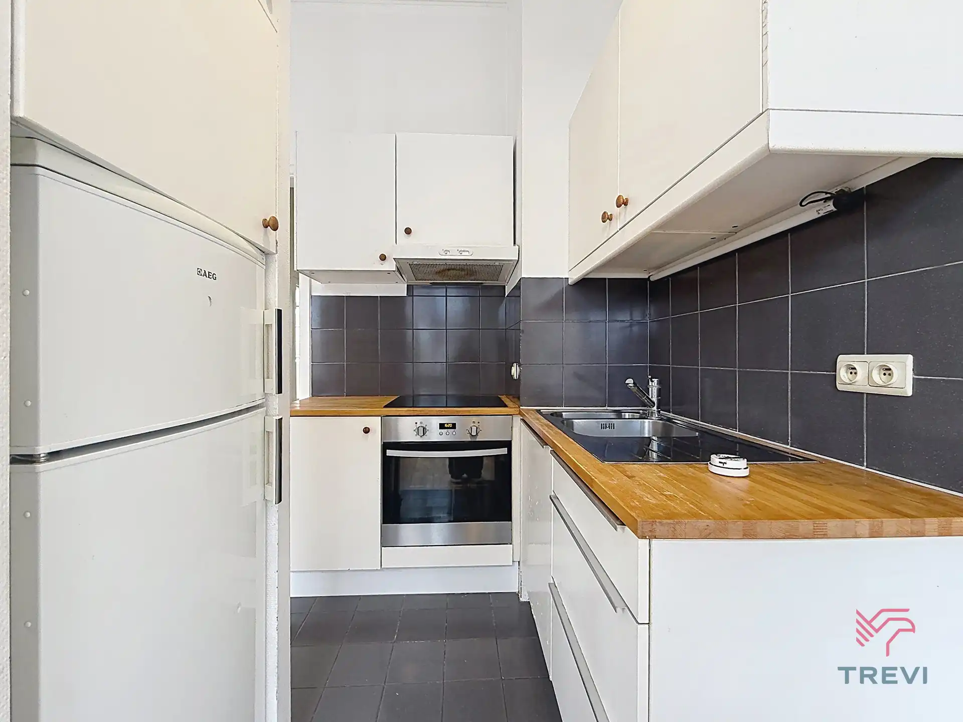 SCHAERBEEK, lichtrijk app. 80 m², 2 slpkmrs, nabij vervoer. foto 4