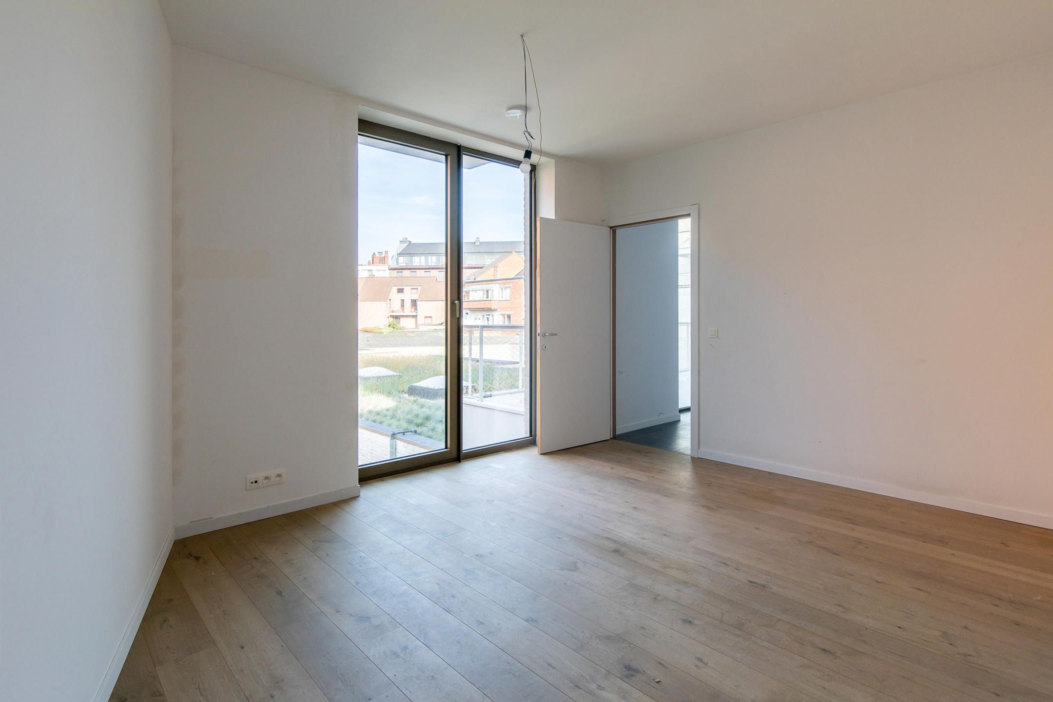 INSTAPKLAAR BEN-APPARTEMENT 77 m² 1 SLAAPKAMER- RUIM TERRAS foto 5