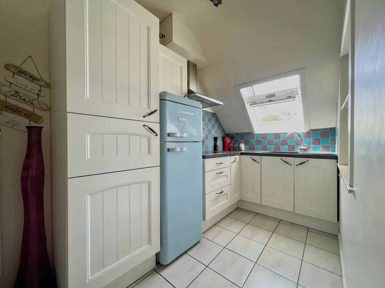 Instapklaar, lichtrijk appartement met balkon + verzicht foto 3