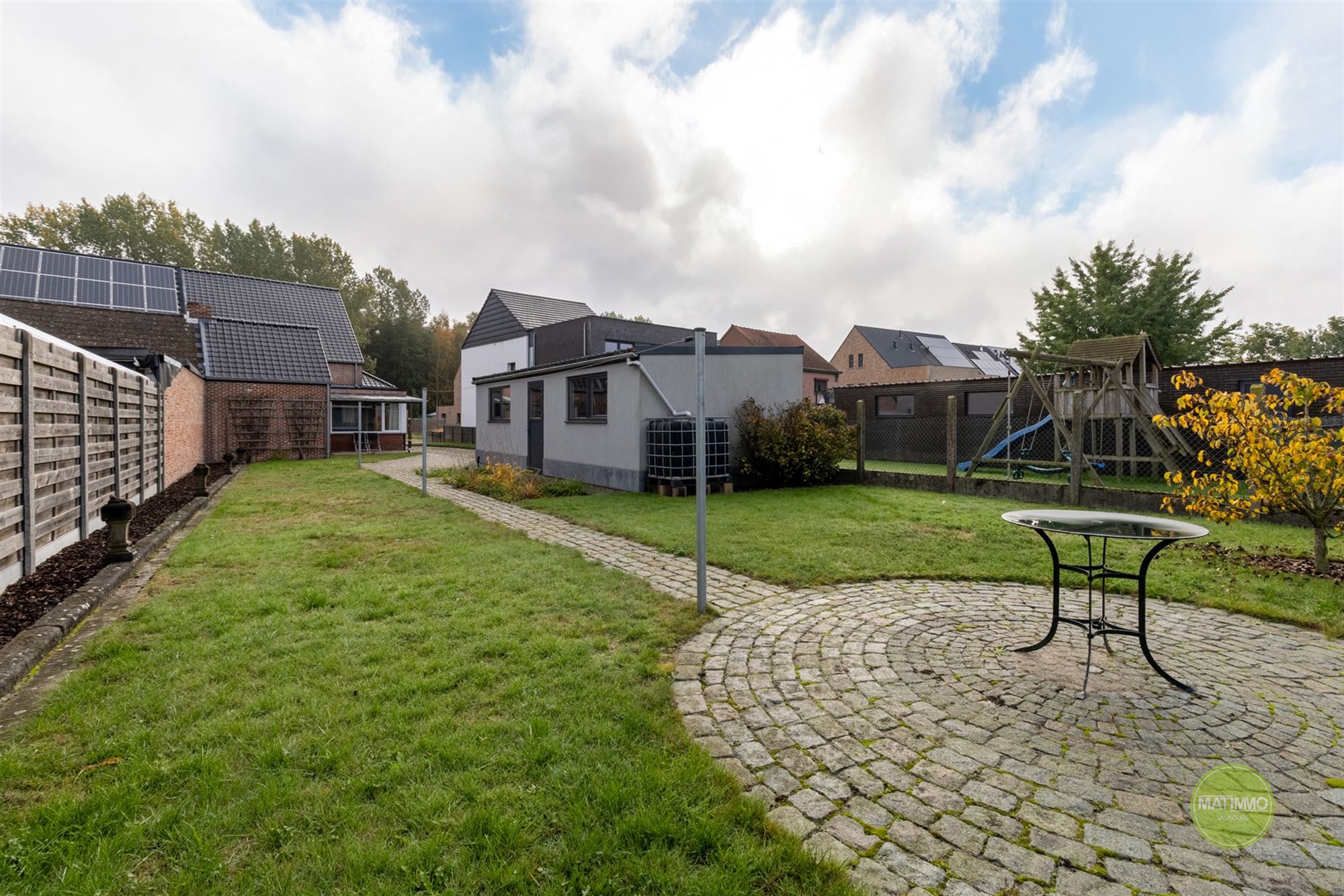 Ruime gezinswoning met tuin en garage in Dessel foto 2