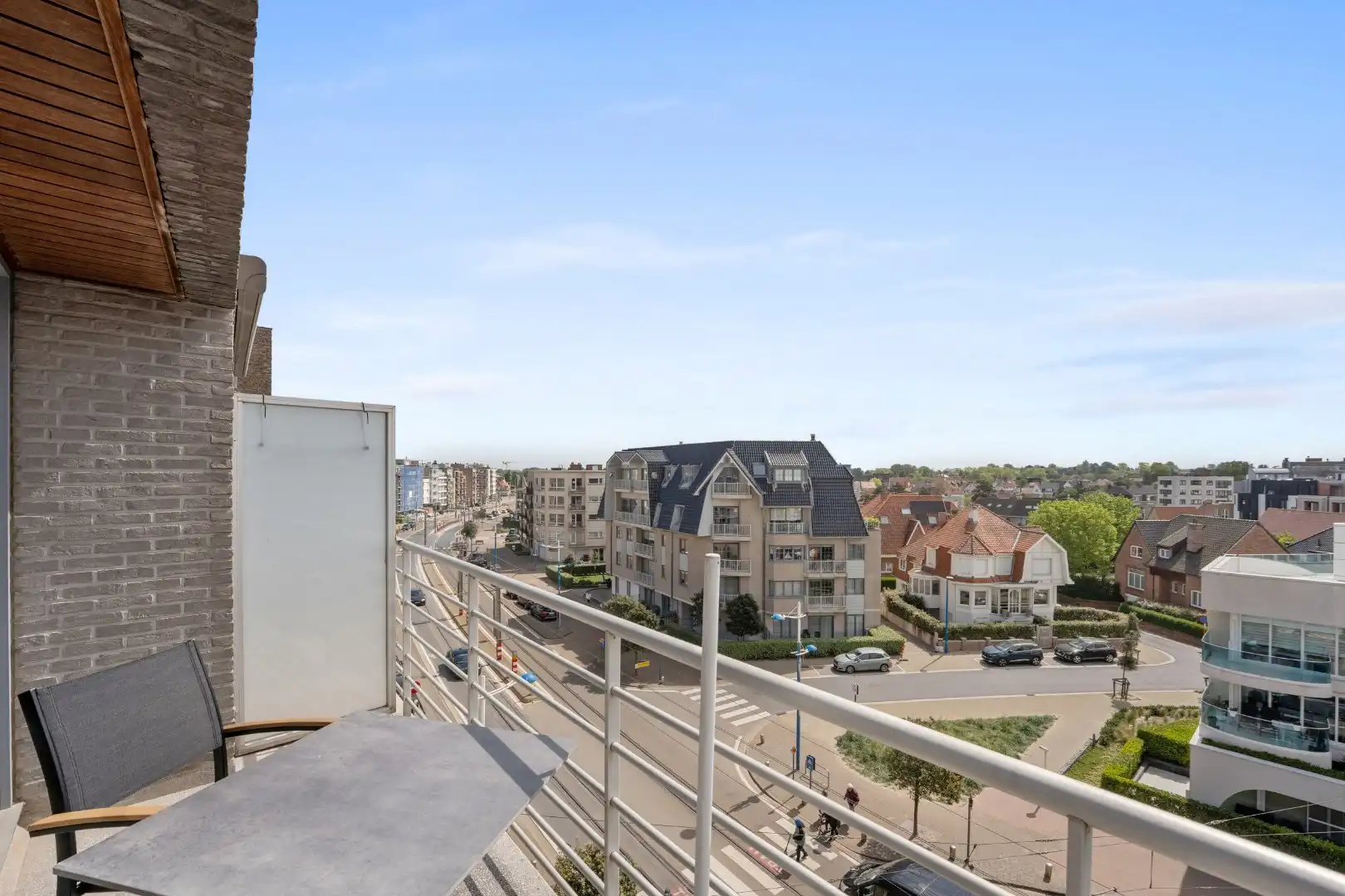 Prachtig en ruim 2 slaapkamerappartement te koop nabij de zeedijk foto 10