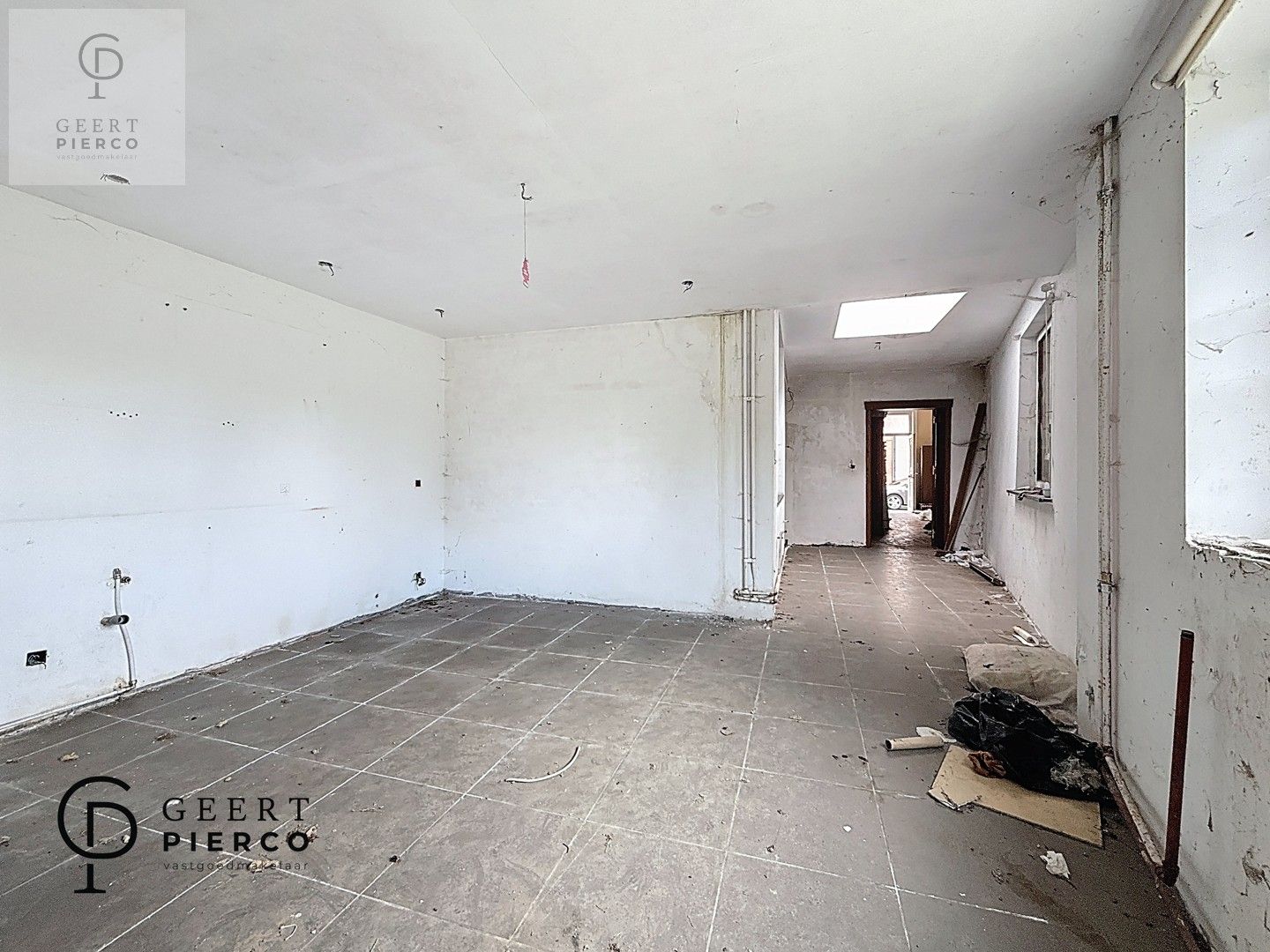 Uniek renovatie- of nieuwbouwproject in hartje Landen foto 9