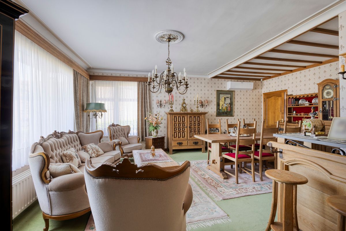 Woning met ruim perceel en bijgebouwen foto 5