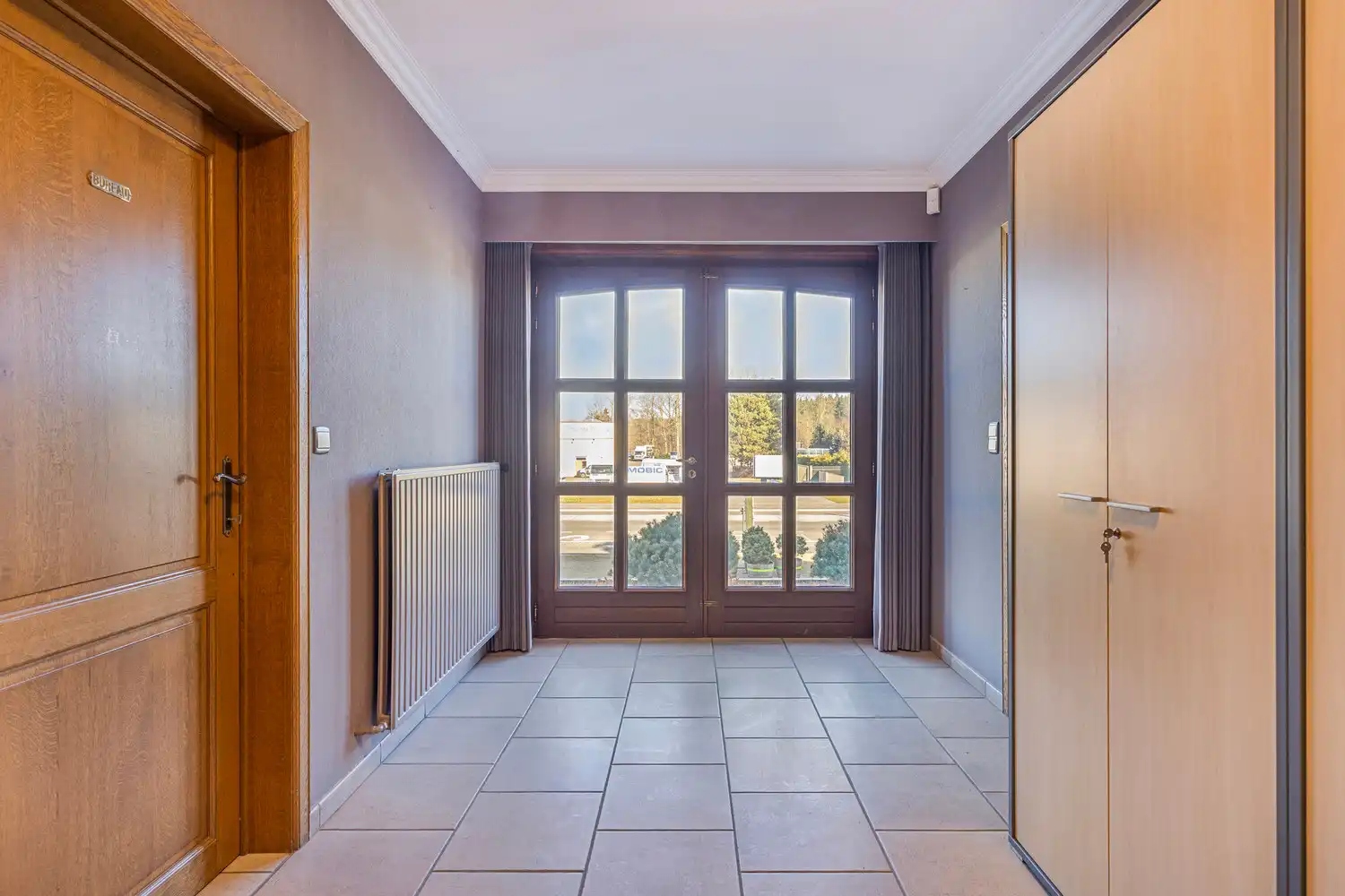 STIJLVOL KANTOOR MET UITSTEKENDE VISIBILITEIT EN BEREIKBAARHEID TE LUMMEN! foto 3