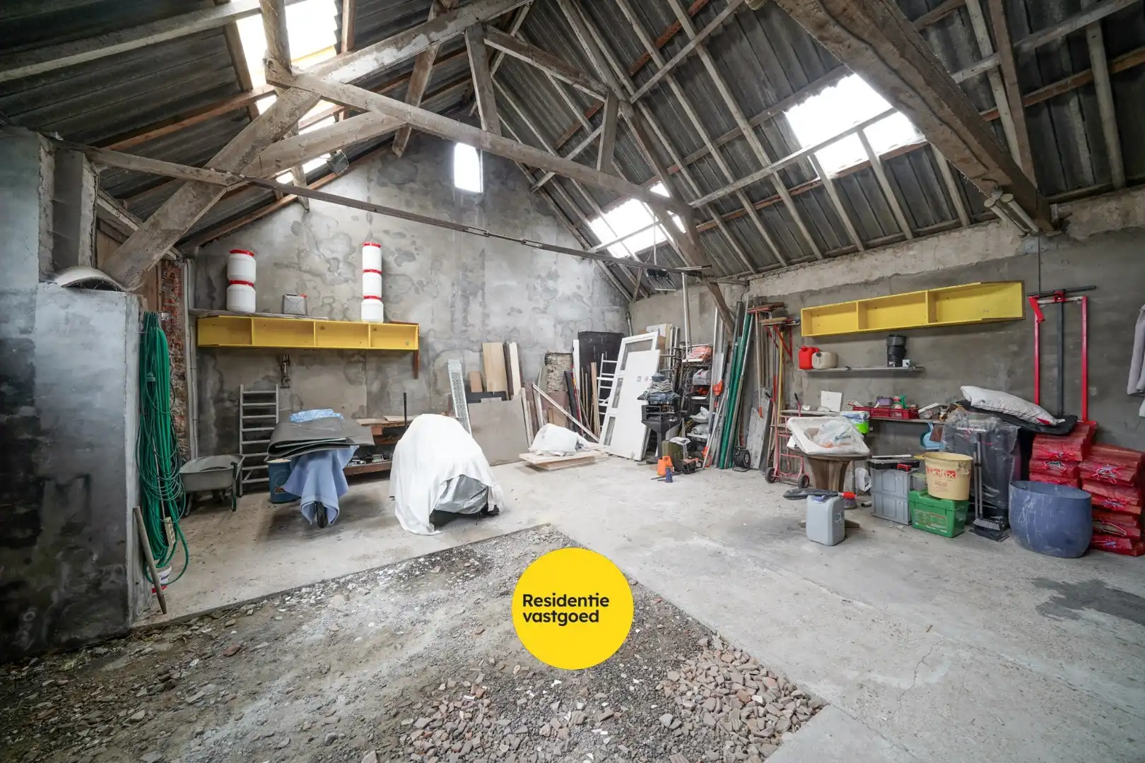 Alleenstaande woning op ruim perceel met vernieuwd woongedeelte en loods (80 m²) foto 23