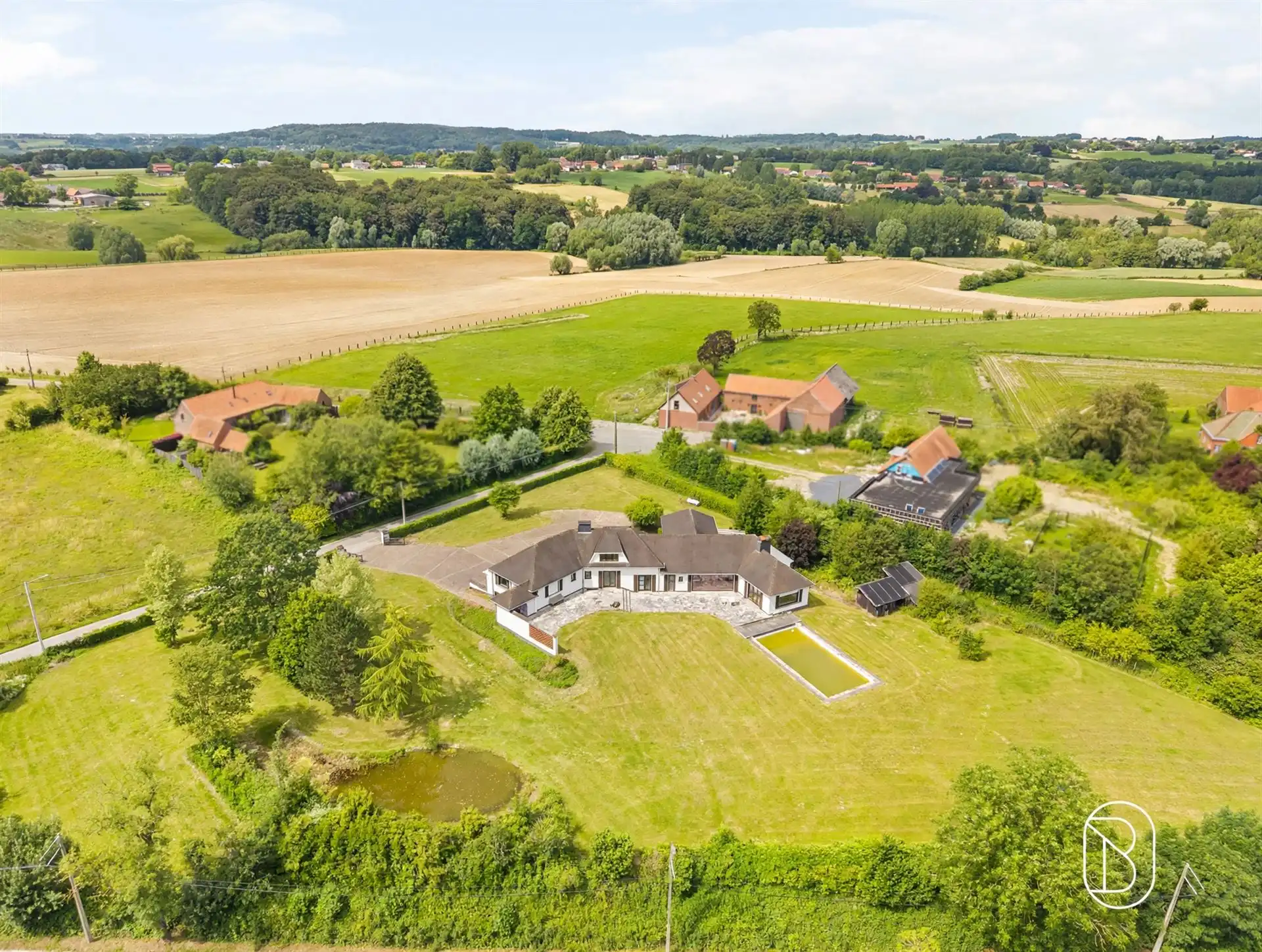 Statige villa met zwembad en uniek uitzicht op 6.401m² foto 3