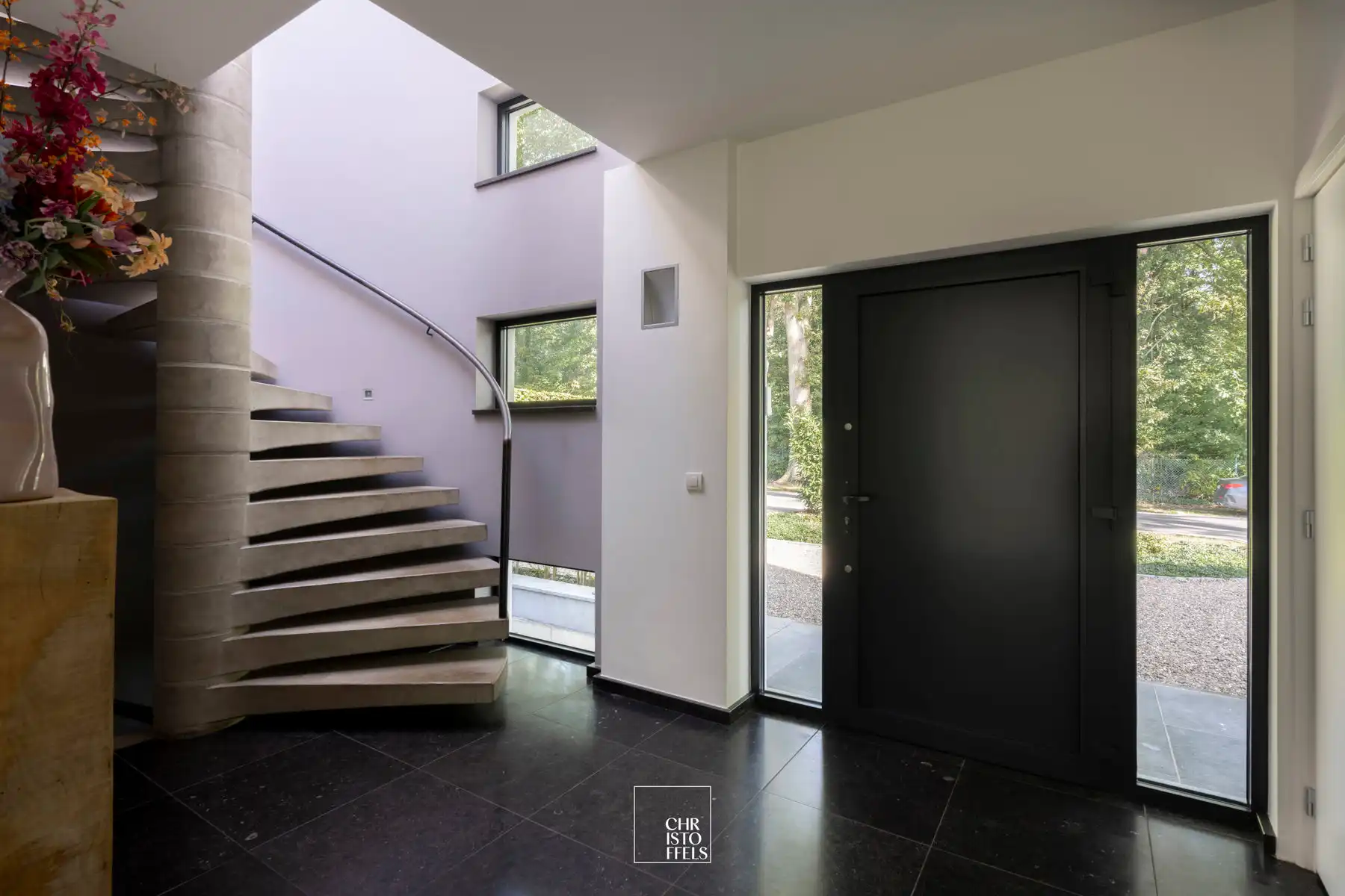 Architecturale villa  (488m²) met buitenzwembad op perceel van 1.281m²  foto 5