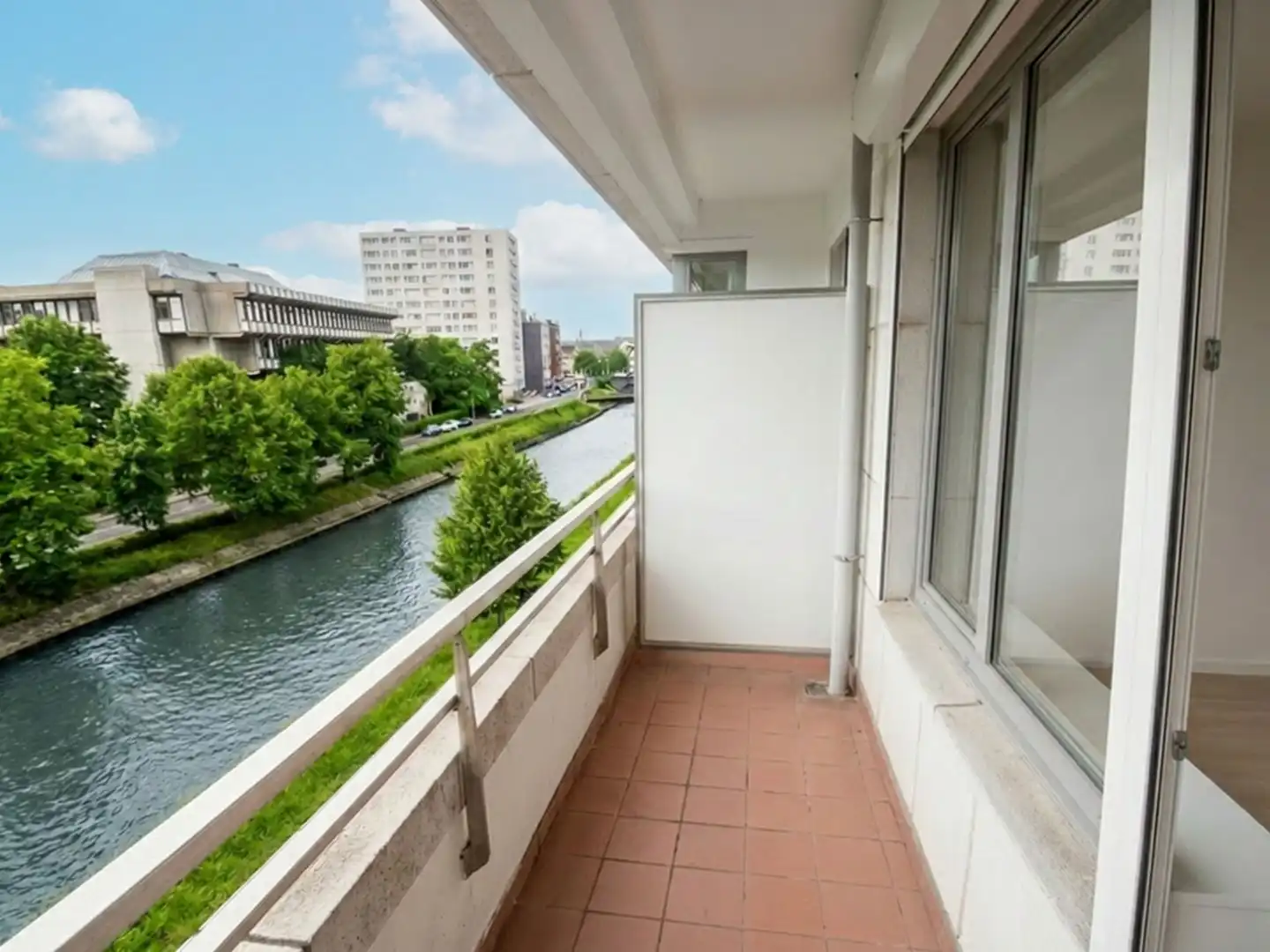 Energiezuinig appartement met terras, garagebox en Leiezicht op toplocatie in Gent foto 3