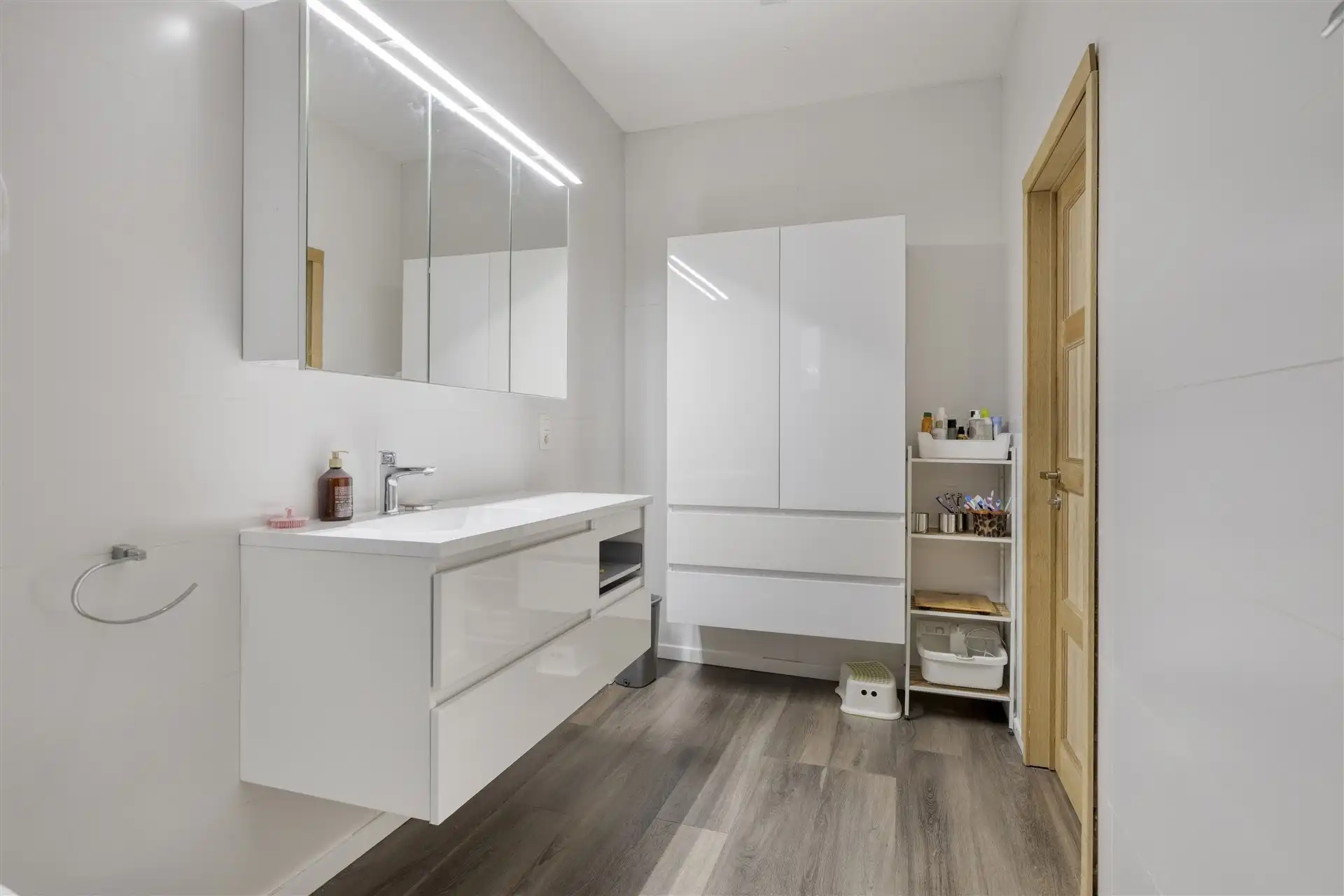 Gerenoveerd handelshuis met 4 tot 6 slaapkamers en zonnige tuin. foto 28