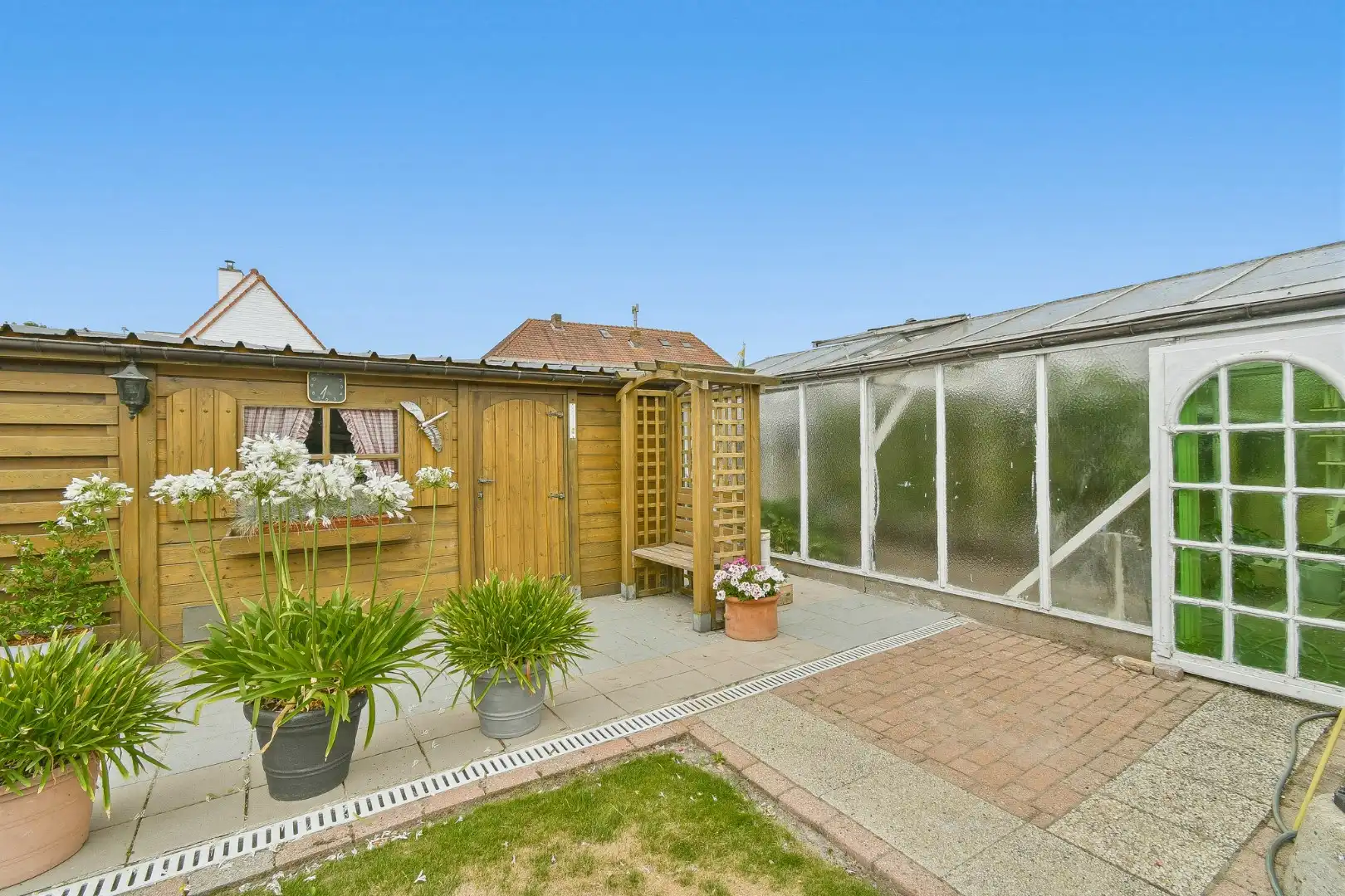 Alleenstaande villa op ruim perceel van 854 m2 in rustige woonwijk te Gistel foto 26