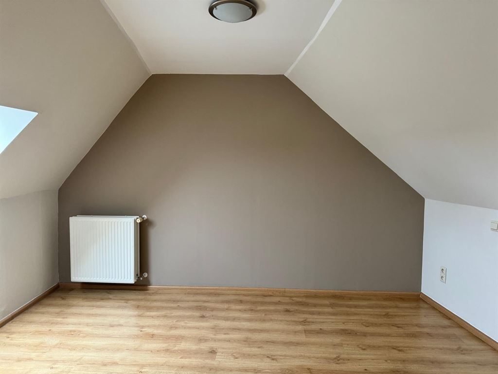 Half-vrijstaande woning met 3 slaapkamers foto 24
