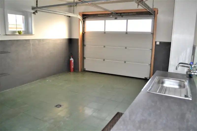 Vernieuwde woning met 4 slaapkamers foto 21