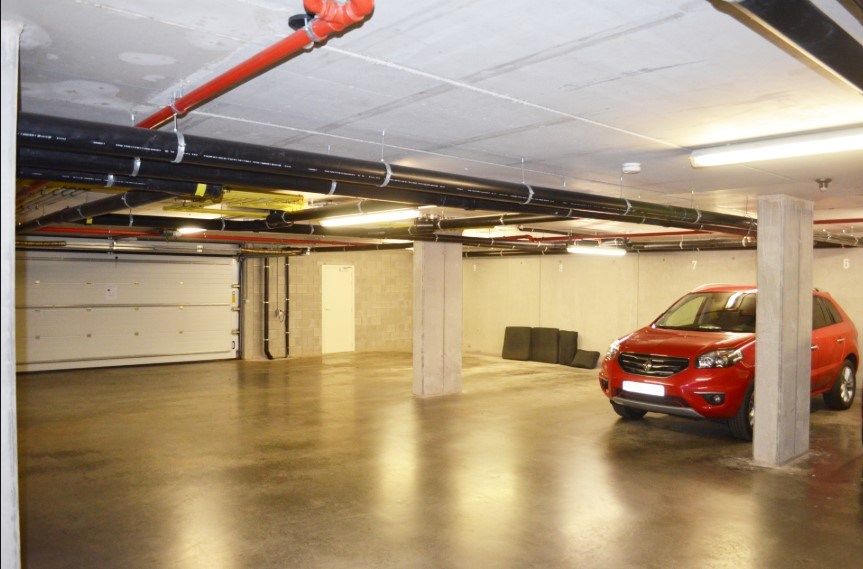 Appartement met twee slaapkamers, autostaanplaats en kelderberging in het centrum. foto 12