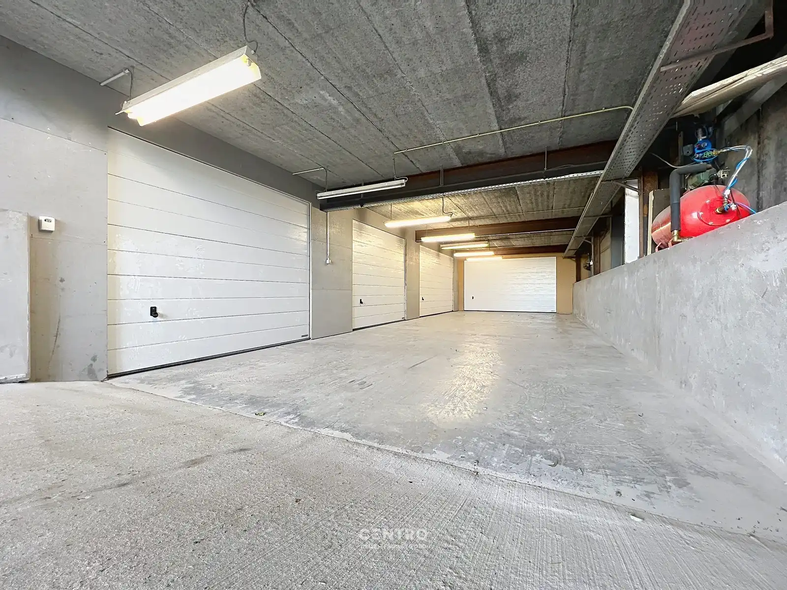 Multifunctioneel bedrijfsgebouw op een perceel van 10.321 m² te Kuurne! foto 36