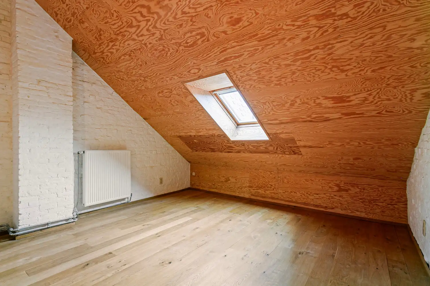 PRACHTIG GERENOVEERDE WONING MET STADSTUIN! foto 28