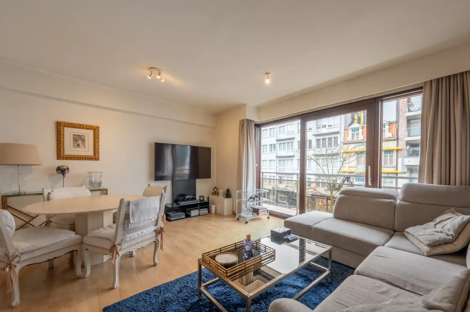 Lichtrijk 1‑slaapkamerappartement met zicht op de Lippenslaan foto 3