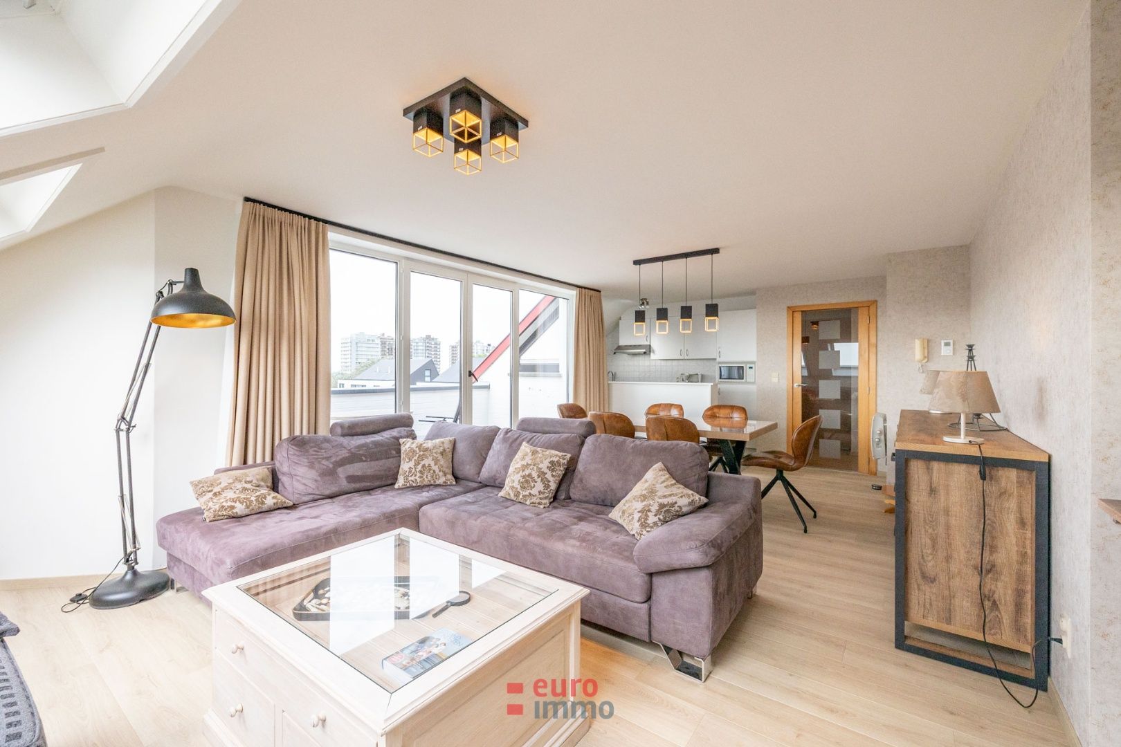 Zalig gelegen appartement met 2 slaapkamers in een zéér rustig domein tussen Westende en Middelkerke, op 300m van de zee en het zandstrand. foto 3