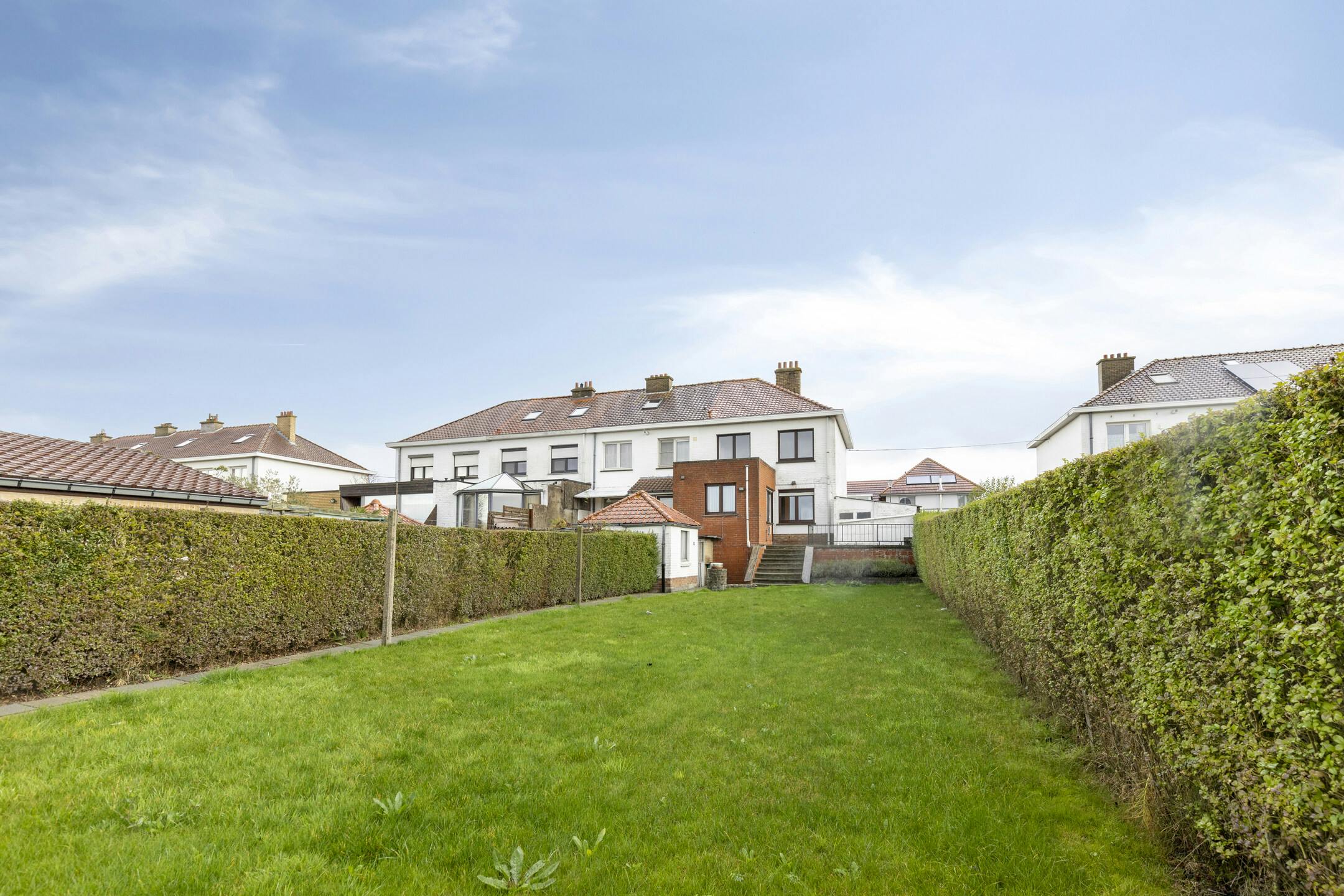 Woning met 3 slaapkamers, garage en tuin te koop. foto 29