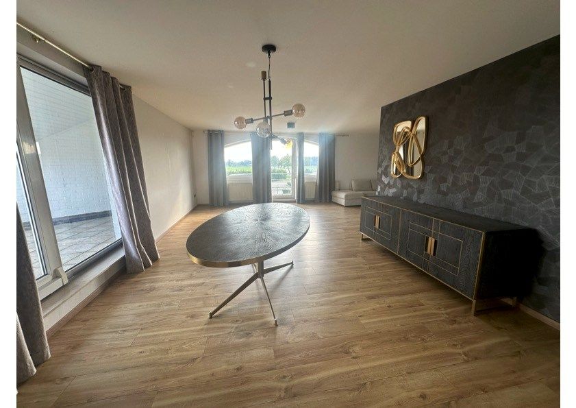 Ruime duplex met 3 slaapkamers. foto 3