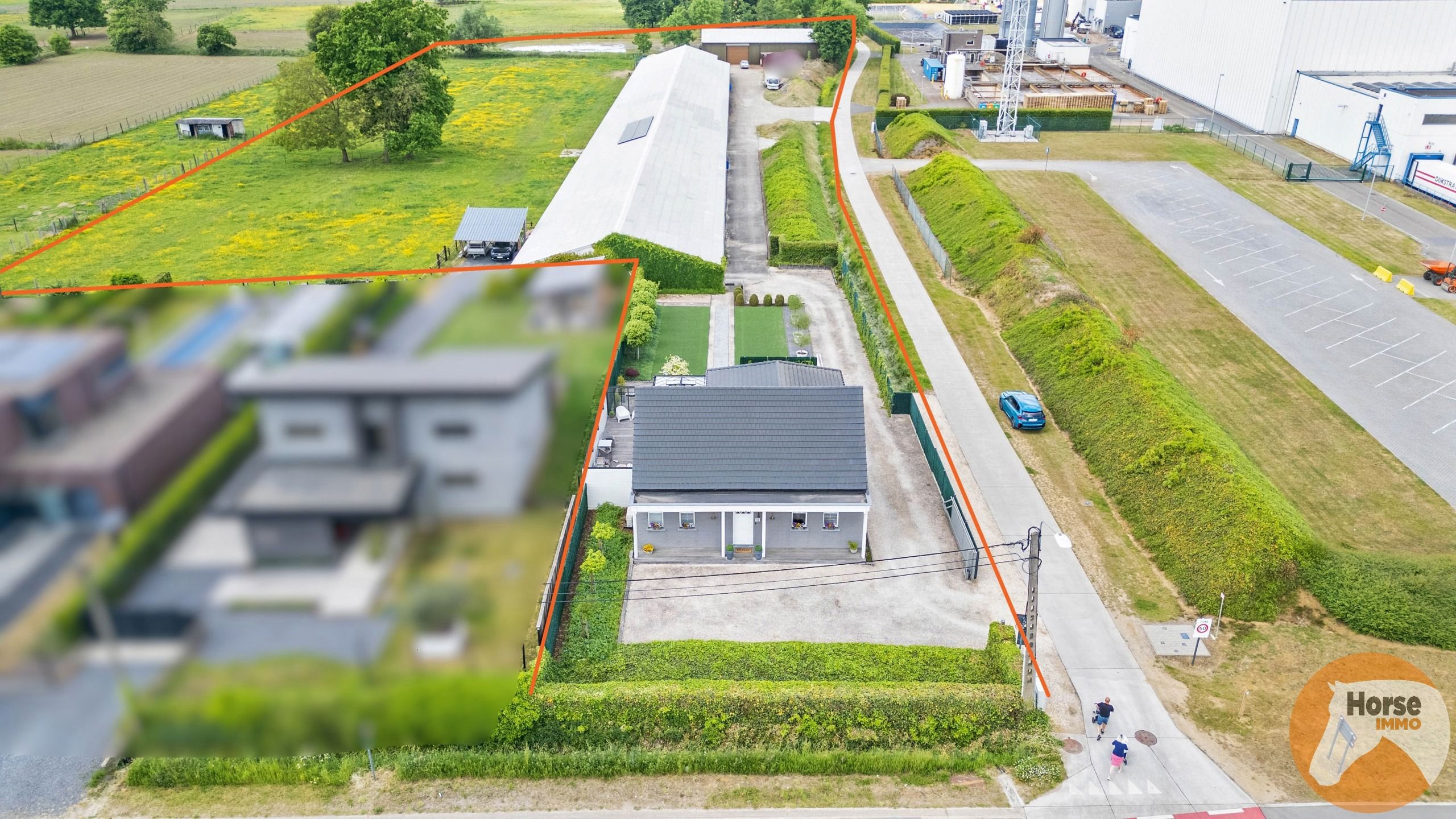 SCHAFFEN - Houtmassiefbouw met opslagruimtes op +/-1ha45a foto 2