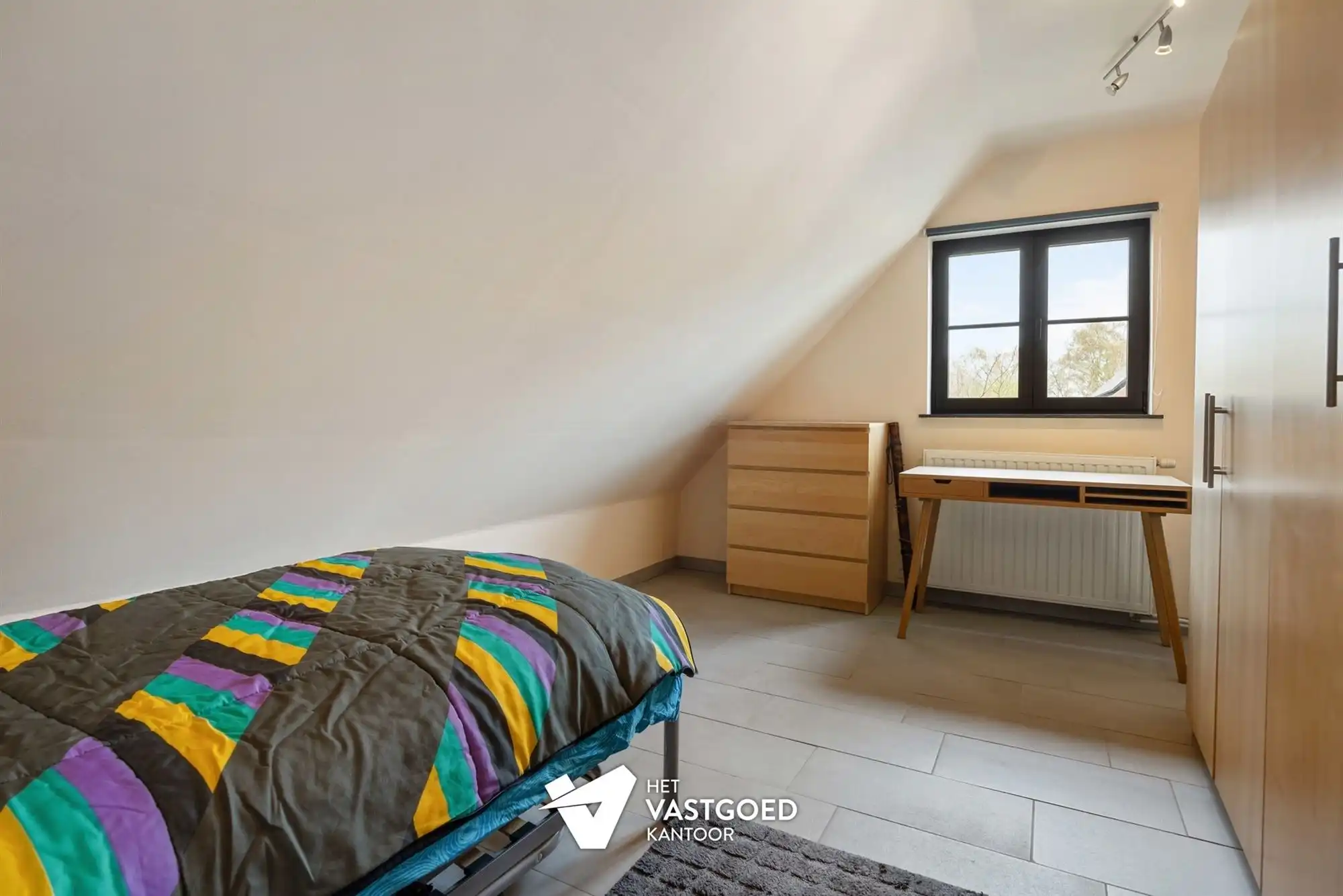 PERFECT ONDERHOUDEN WONING MET 6 SLAAPKAMERS EN WERKHUIS/GARAGE IN GROENE OMGEVING TE VIVERSEL foto 26