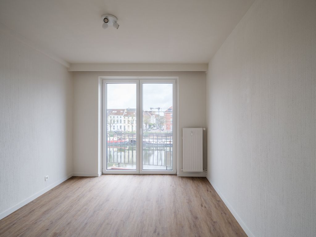 Gerenoveerd 2 slaapkamer appartement met unieke zichten op de Gentse binnenwateren foto 7