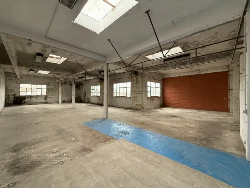 Ruime loods met tal van mogelijkheden foto 20