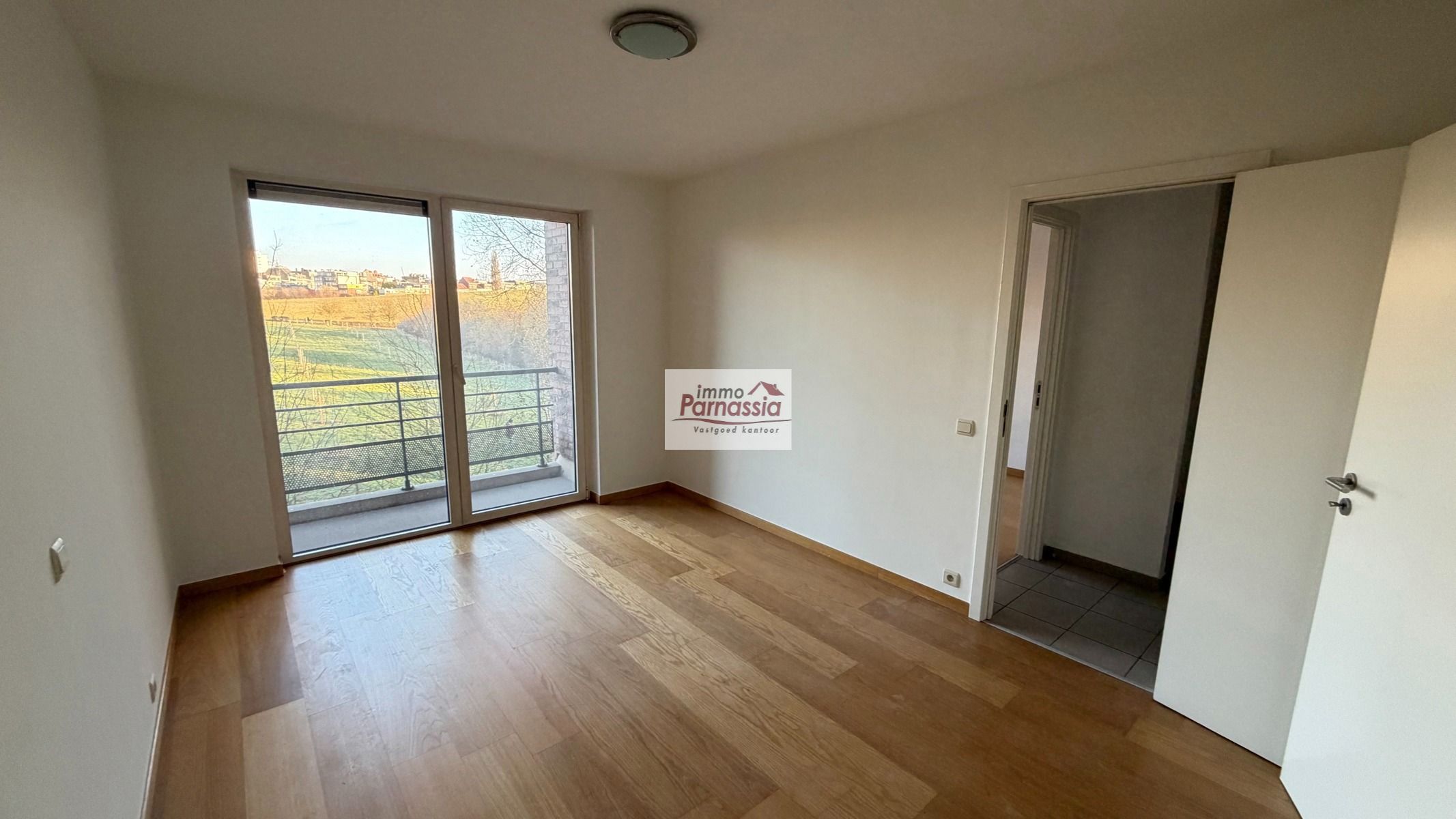 Zeer aangenaam en centraal gelegen 3 slaapkamer appartement  foto 31