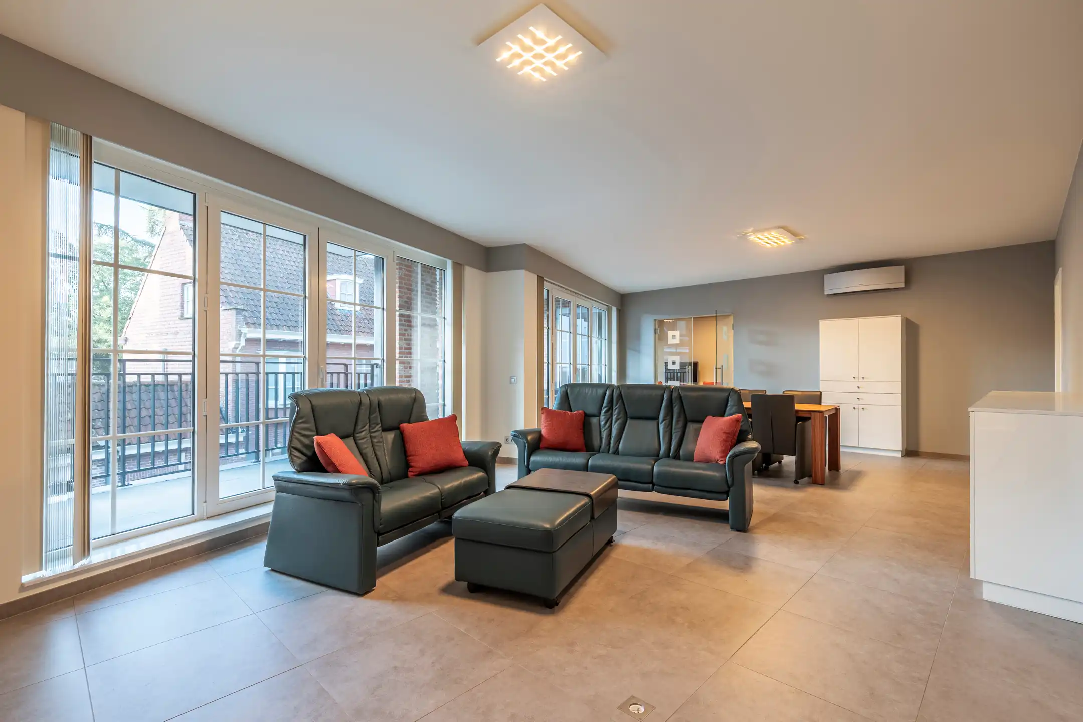 Luxueus appartement in hartje Turnhout met ondergrondse parkeerplaatsen foto 3