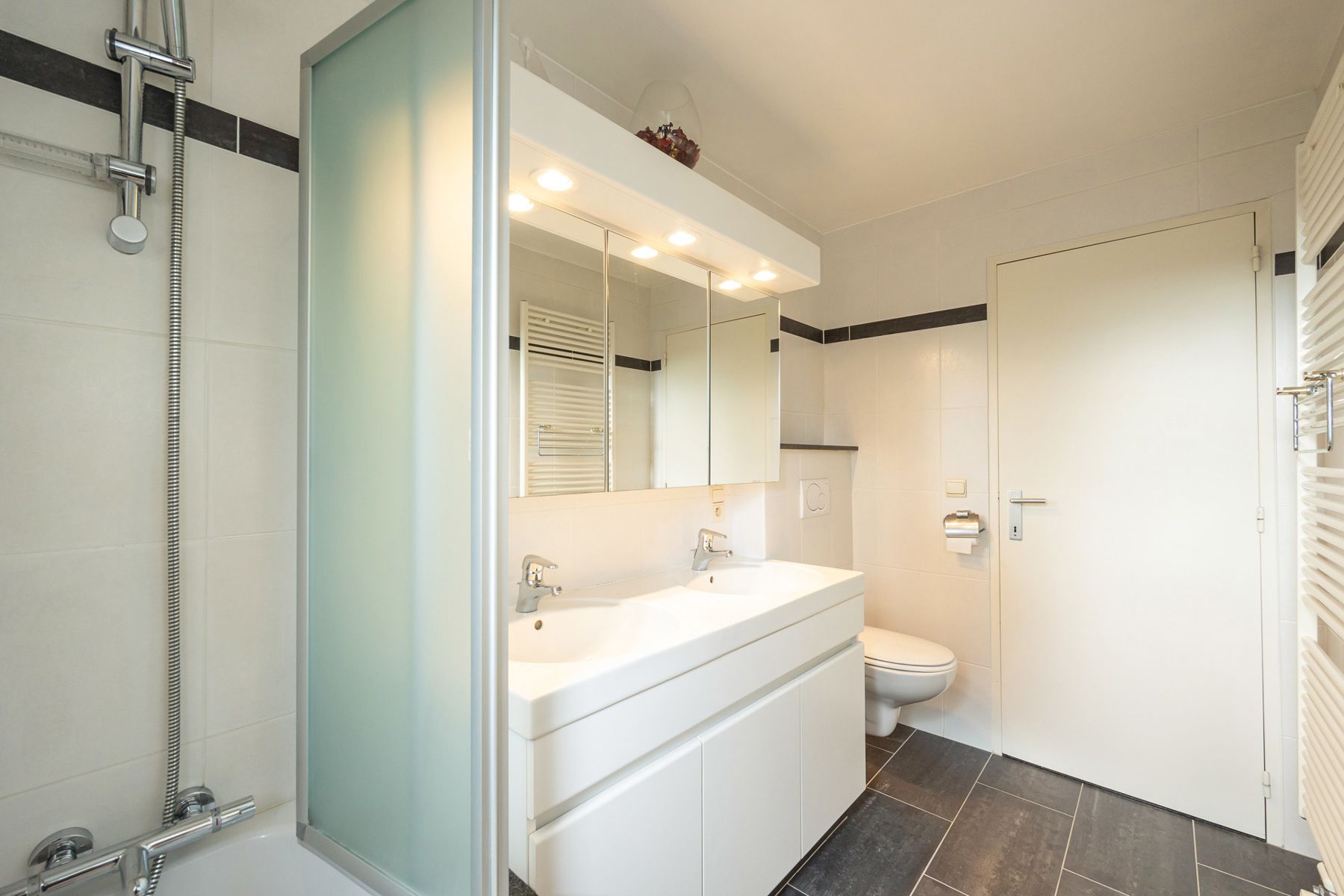 Eigentijdse gezinswoning op een perceel van ca 1.059m² in het centrum van Hoogstraten foto 13