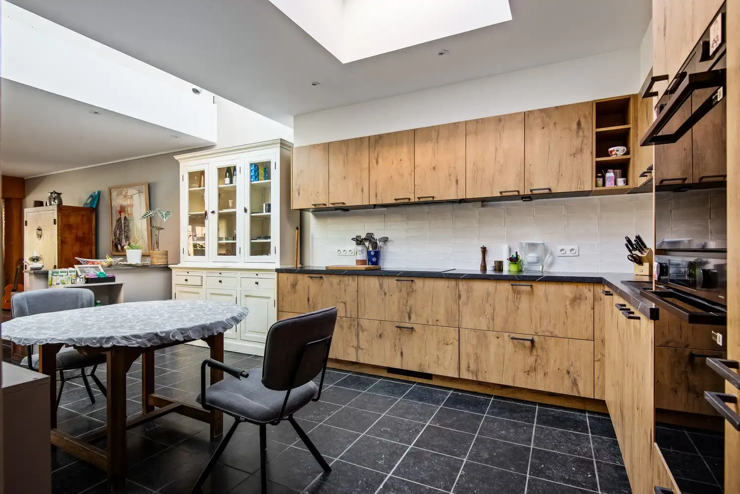 Handelshuis met ruime woning en zwembad te Koningshooikt foto 10