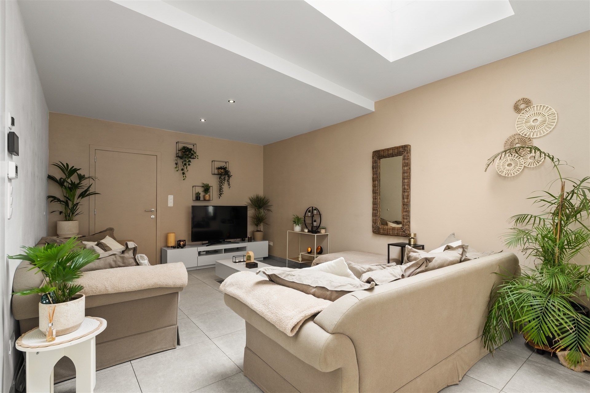 Moderne gezinswoning met 3 slaapkamers en bureau.  foto 6