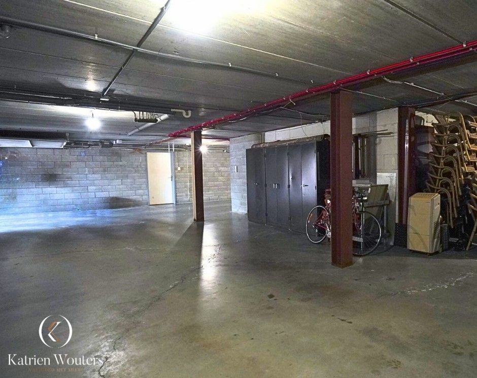 Ruime woning met veel potentieel foto 22