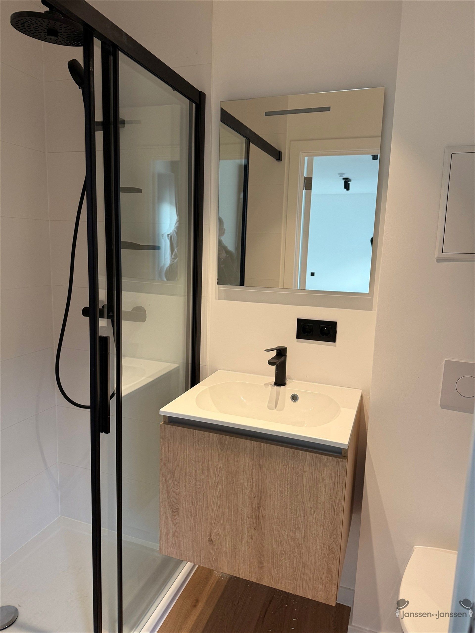 Luxe studentenkamer met eigen sanitair foto 5