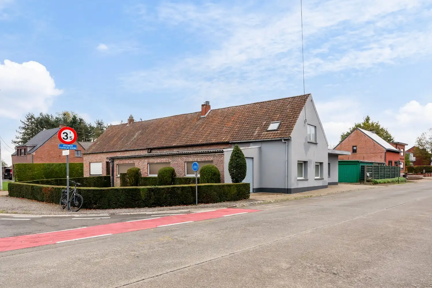 Ruime halfopen bebouwing foto 2